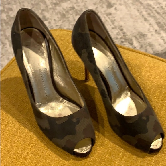 ❤️GIUSEPPE ZANOTTI CAMO HEELS - Picture 3 of 8